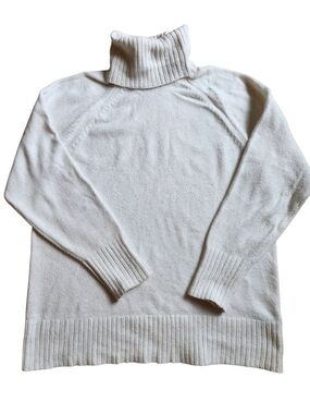 Old Navy Cream Turtleneck Sweater - Cozy Ribbed Trim Woman's M